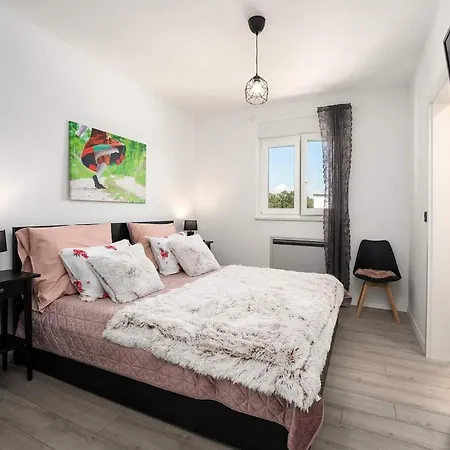 Apartment Ana