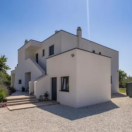 Ana Apartmán